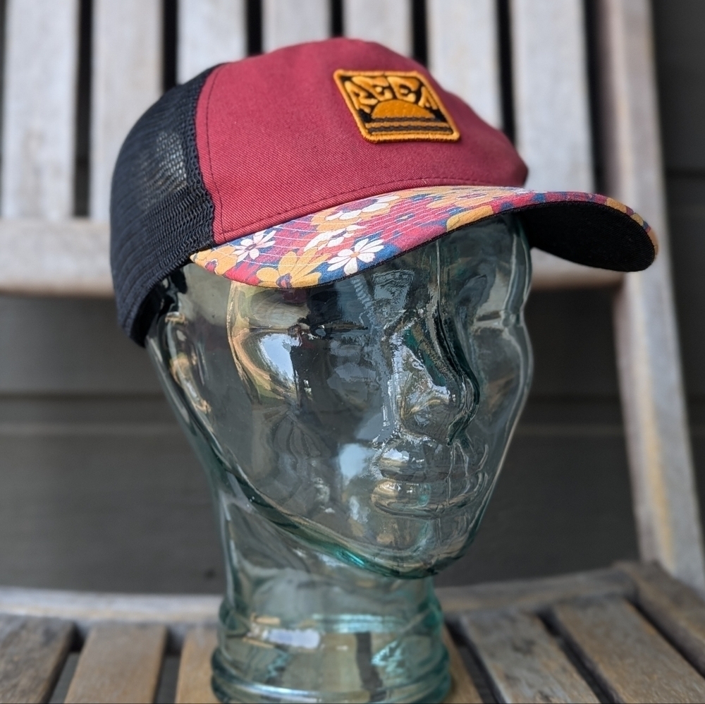 Reef Floral Patchwork Trucker Hat Black Red Snapback